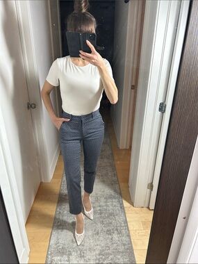 H&M Navy Blue Ankle Pants – Size 4 – Tailored Slim Fit